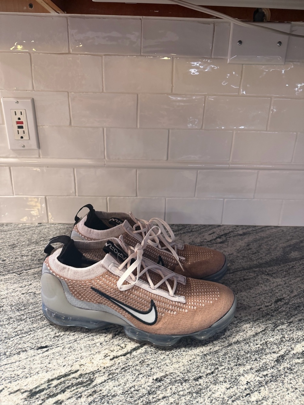 Mens Nike Air VaporMax Monochrome Metallic DH4084-100 Size 10